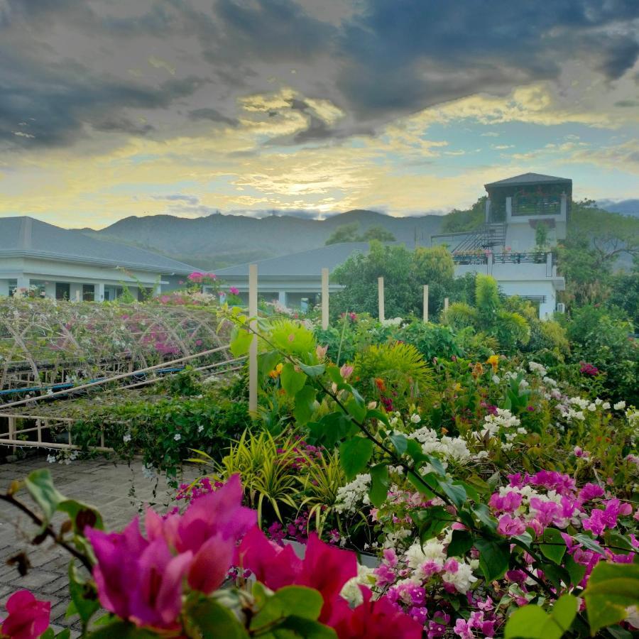 Casa Cecilia Hotel Bantay Ngoại thất bức ảnh