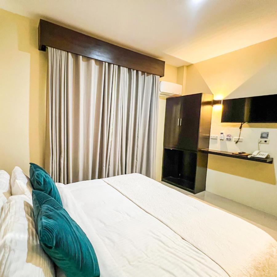 Casa Cecilia Hotel Bantay Ngoại thất bức ảnh
